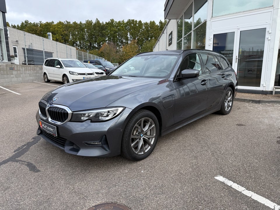 BMW 330e 2,0 Touring Sport Line aut. 5d
