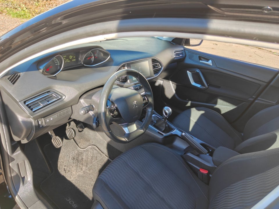 Peugeot 308 1,6 BlueHDi 120 Style SW 5d