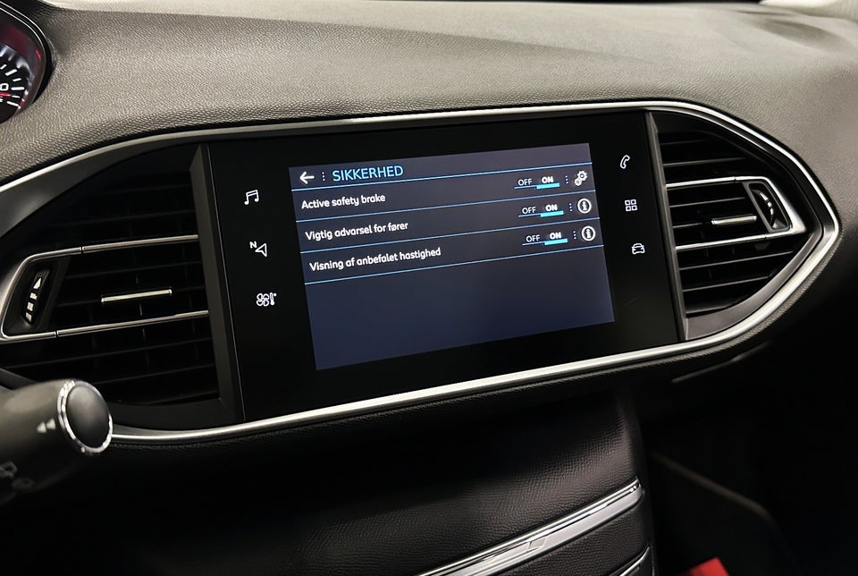 Peugeot 308 1,5 BlueHDi 130 Prestige SW 5d