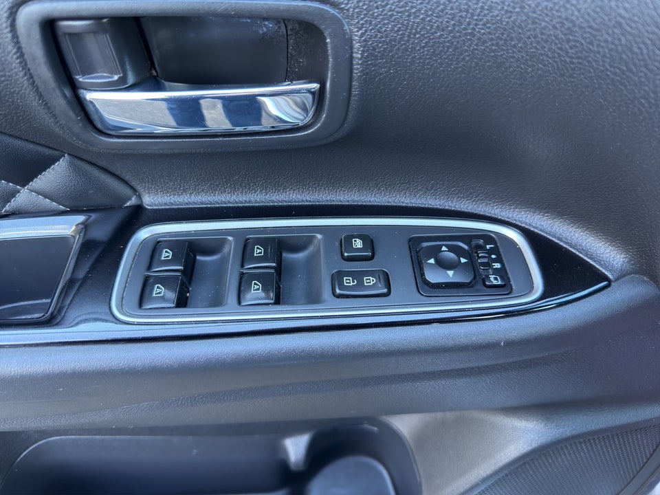 Mitsubishi Outlander 2,4 PHEV Instyle CVT 4WD 5d