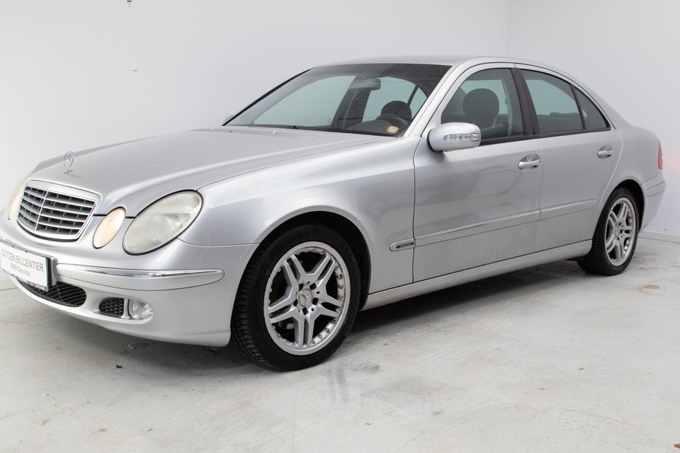 Mercedes E240 2,6 Elegance 4d