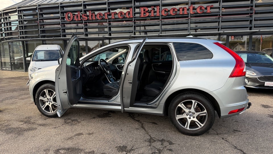 Volvo XC60 2,0 D4 181 Momentum aut. 5d