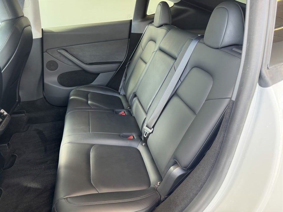 Tesla Model Y RWD 5d