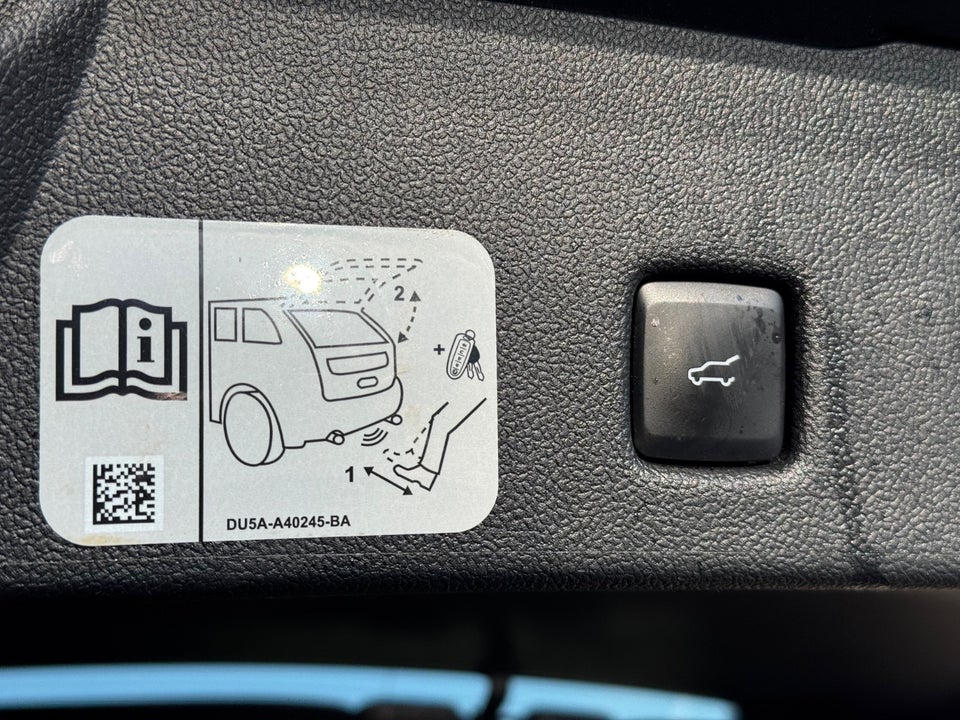 Ford Kuga 2,5 PHEV Vignale CVT 5d