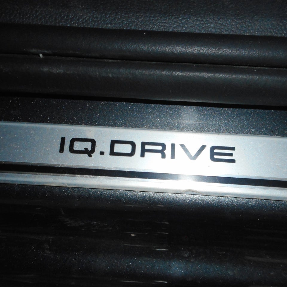 VW Touran 1,6 TDi 115 IQ.Drive DSG 7prs 5d