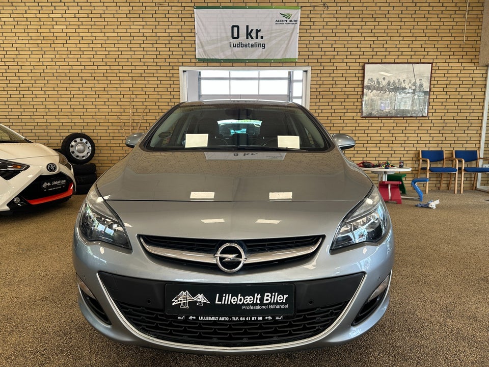 Opel Astra 1,4 T 140 Enjoy 5d