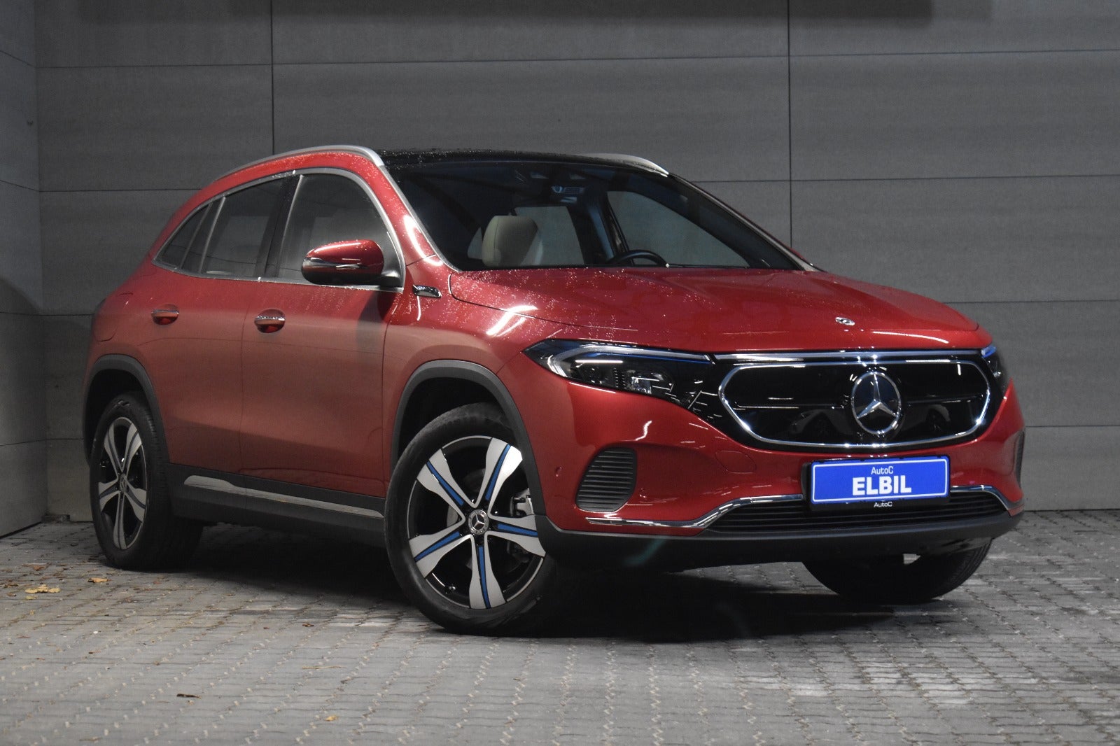 Mercedes EQA350 4Matic 5d