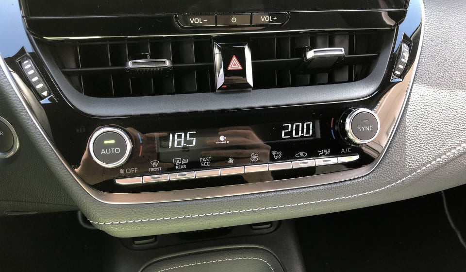 Toyota Corolla 1,8 Hybrid Style Touring Sports e-CVT 5d