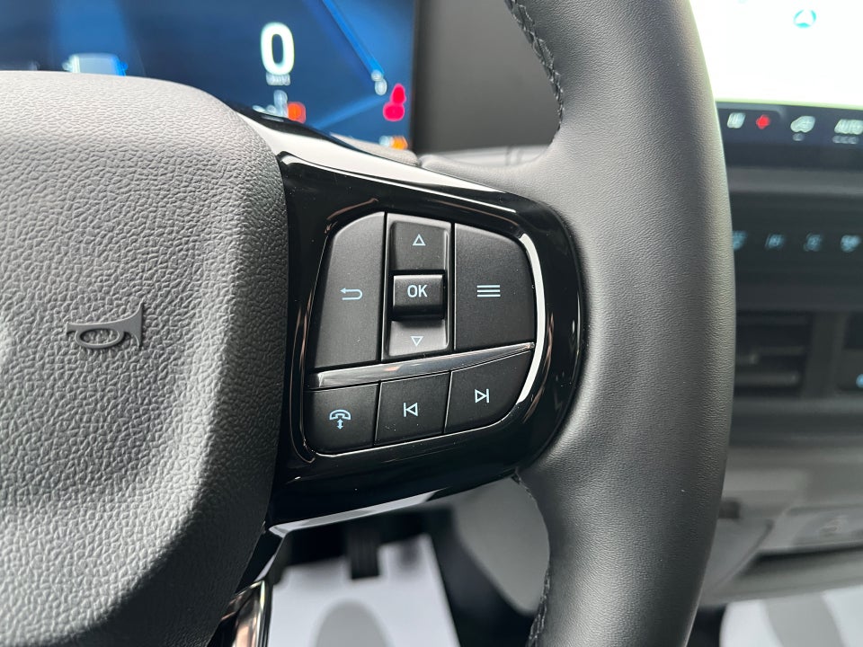 Ford E-Transit Custom 340L 64 Trend