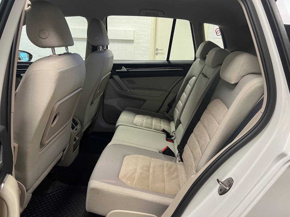 VW Golf Sportsvan 2,0 TDi 150 Highline DSG BMT 5d