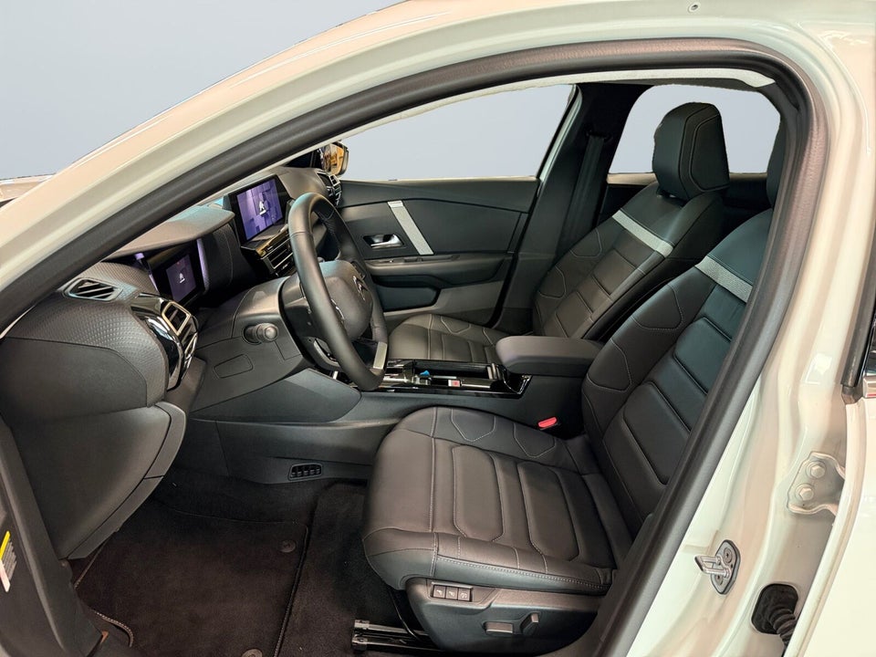 Citroën ë-C4 X 50 Shine 4d