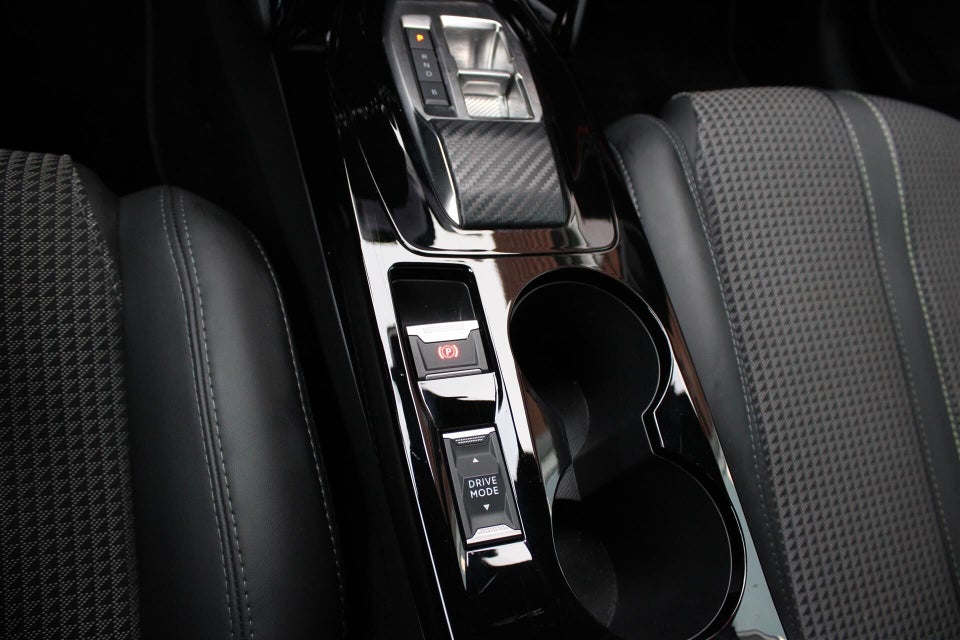 Peugeot e-208 50 GT 5d