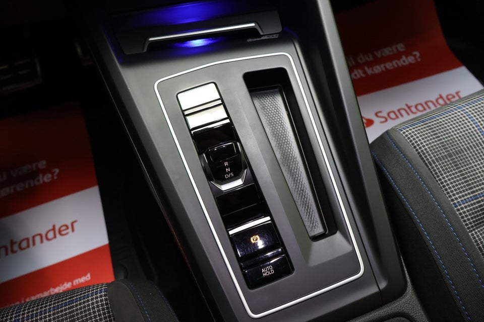 VW Golf VIII 1,4 GTE DSG 5d