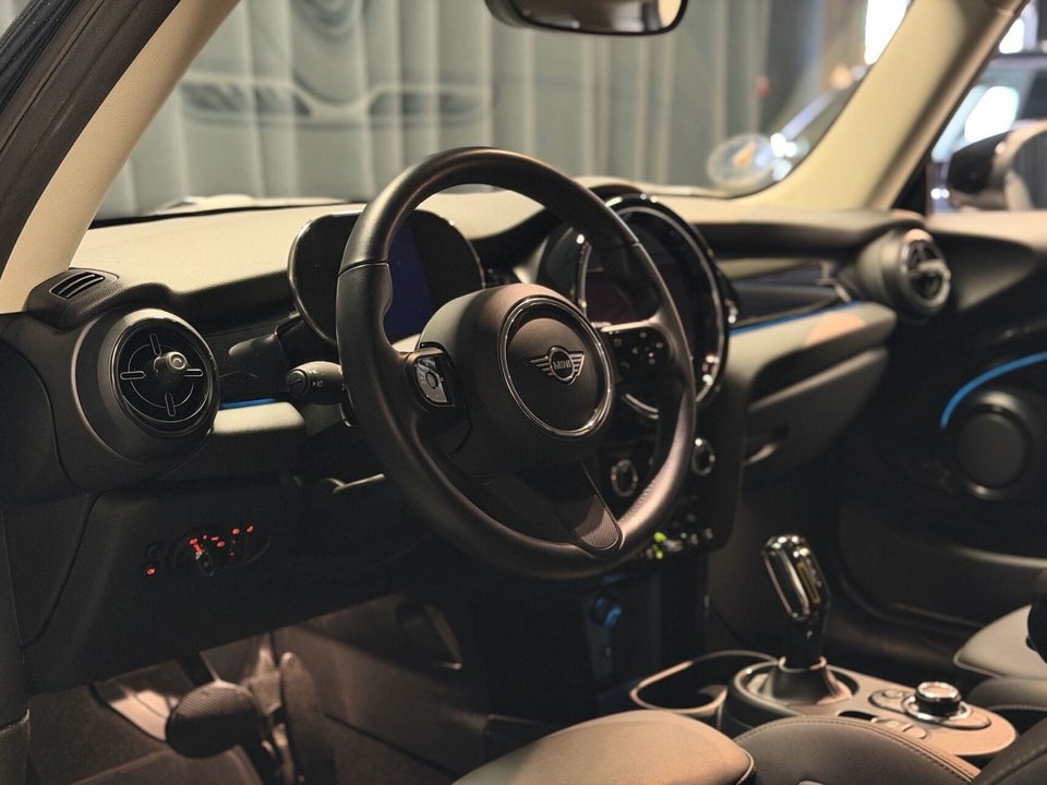 MINI Cooper SE Classic Trim 3d