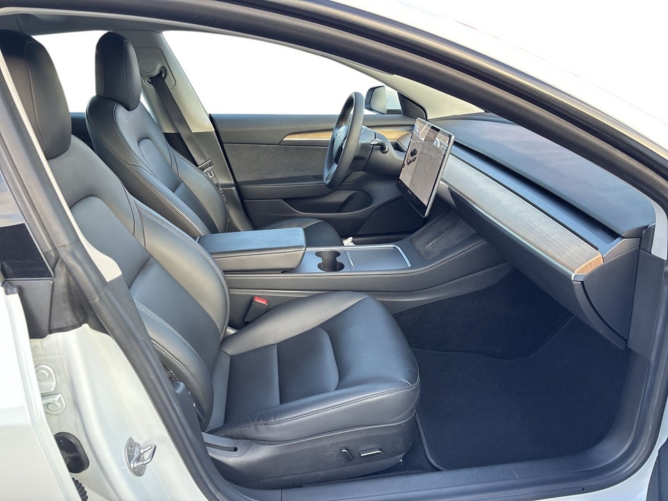 Tesla Model 3 Standard Range+ RWD 4d