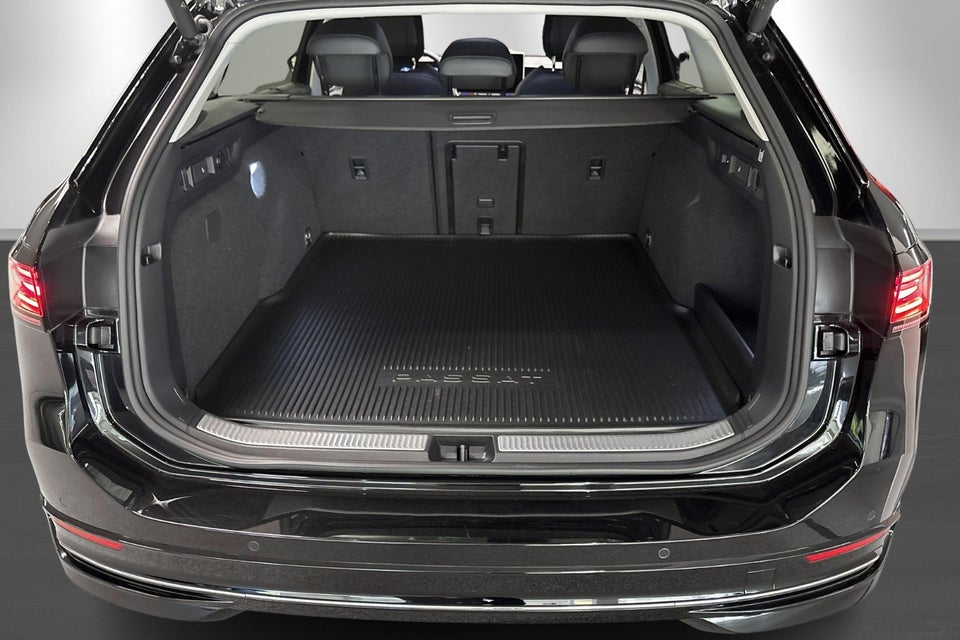 VW Passat 1,5 eHybrid Elegance Variant DSG 5d