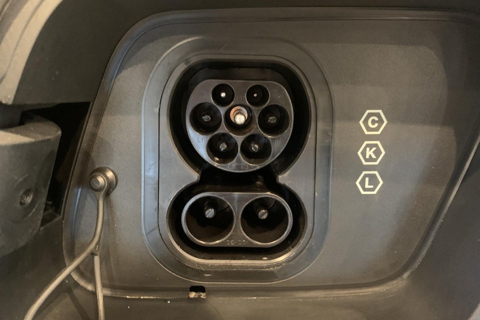 Volvo EX30 Extended Range Plus 5d