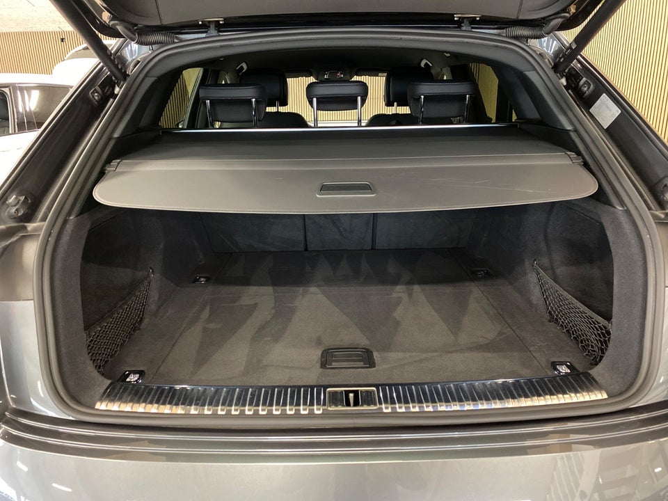 Audi Q8 e-tron 55 S-line quattro 5d