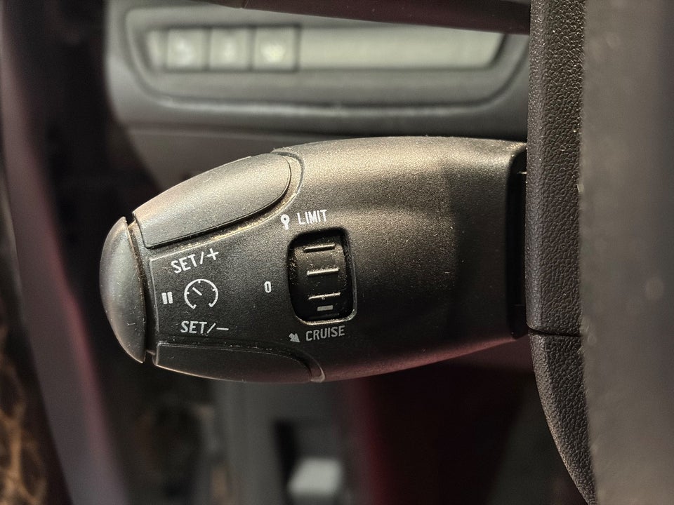 Peugeot 2008 1,6 BlueHDi 100 Allure 5d