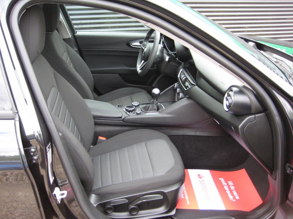 Alfa Romeo Giulia 2,2 JTD 150 4d