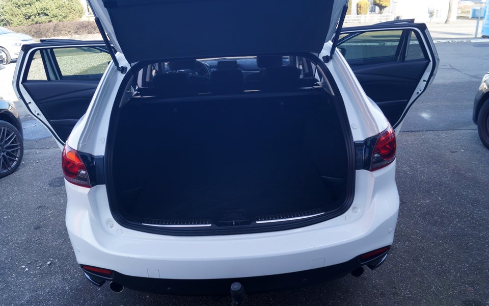 Mazda 6 2,2 SkyActiv-D 150 Core Business stc. 5d