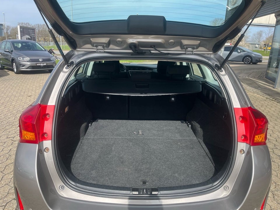 Toyota Auris 1,8 Hybrid H2+ Touring Sports CVT 5d