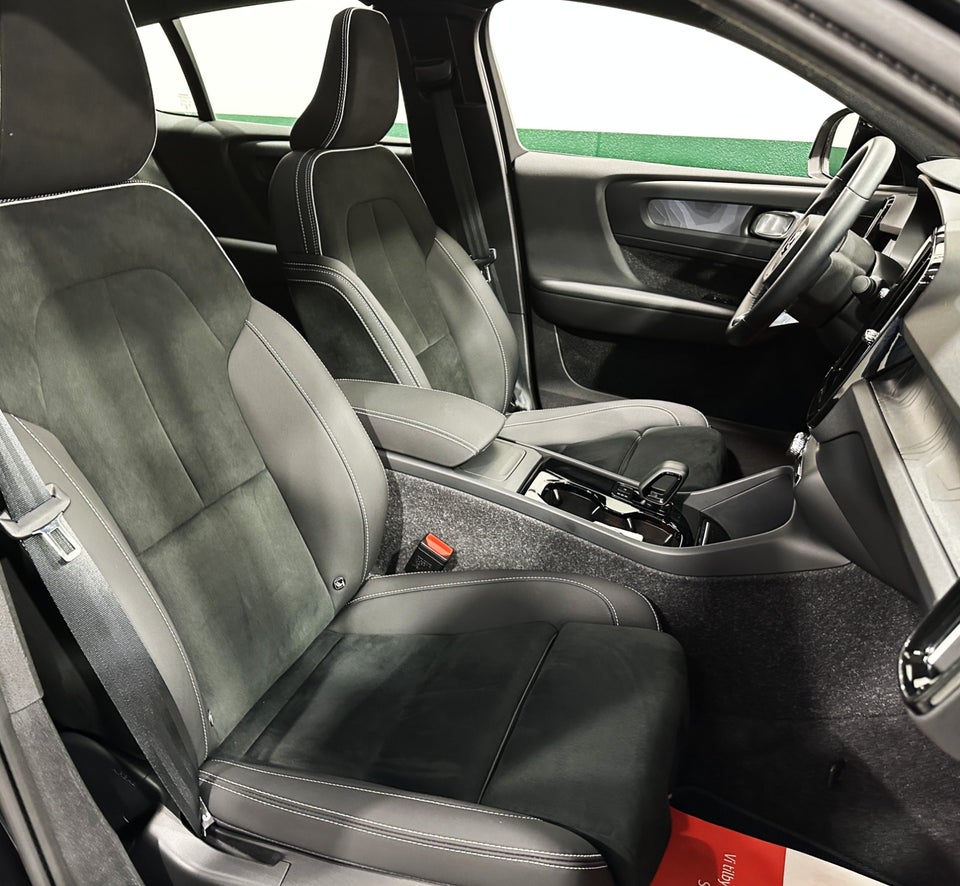 Volvo EC40 Extended Range Black Edition Ultra 5d