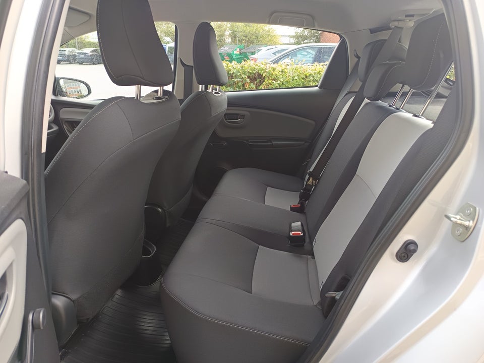 Toyota Yaris 1,0 VVT-i T2 5d