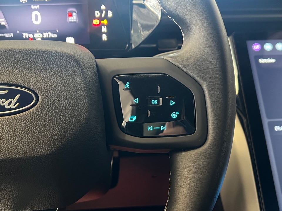 Ford Capri 77 Select Extended Range 5d