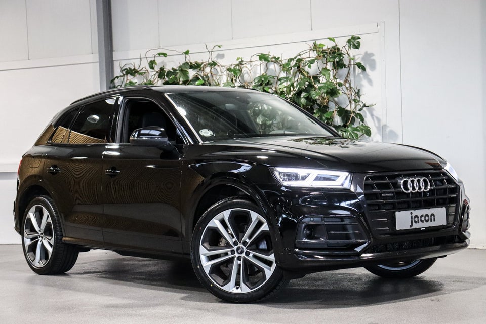 Audi Q5 40 TDi S-line quattro S-tr. 5d