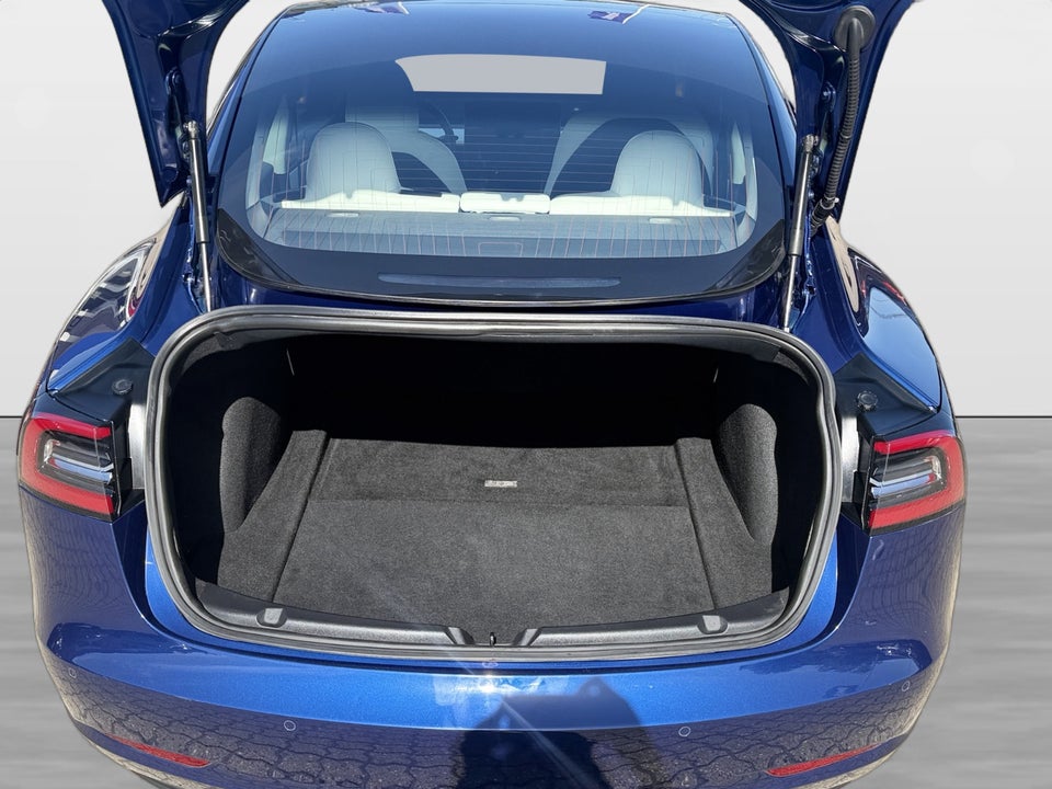 Tesla Model 3 Long Range AWD 4d