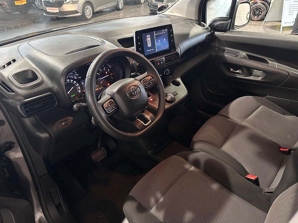 Toyota ProAce City 1,5 D 130 Medium Comfort aut. 6d