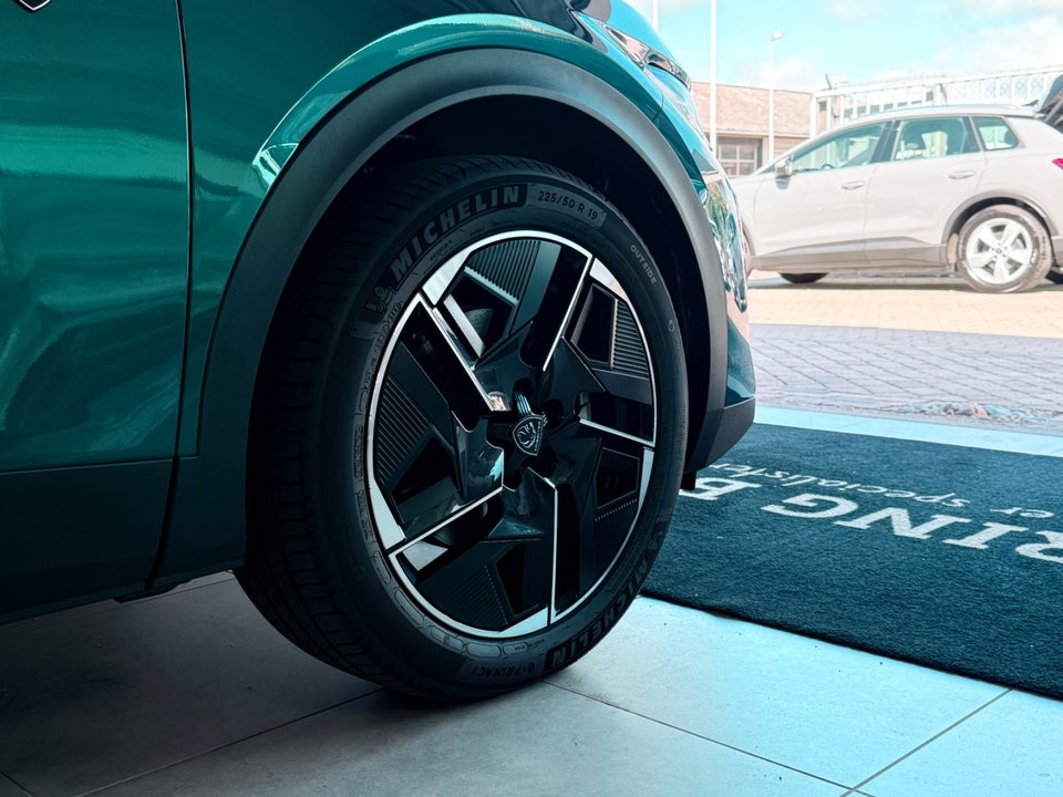 Peugeot e-408 58 GT 5d