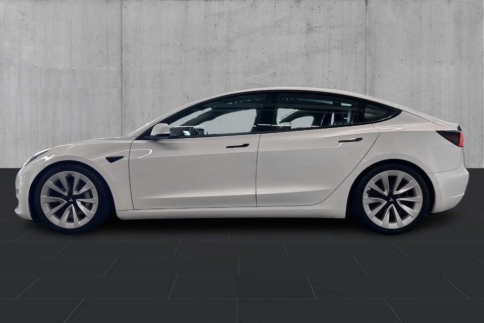 Tesla Model 3 Long Range AWD 4d
