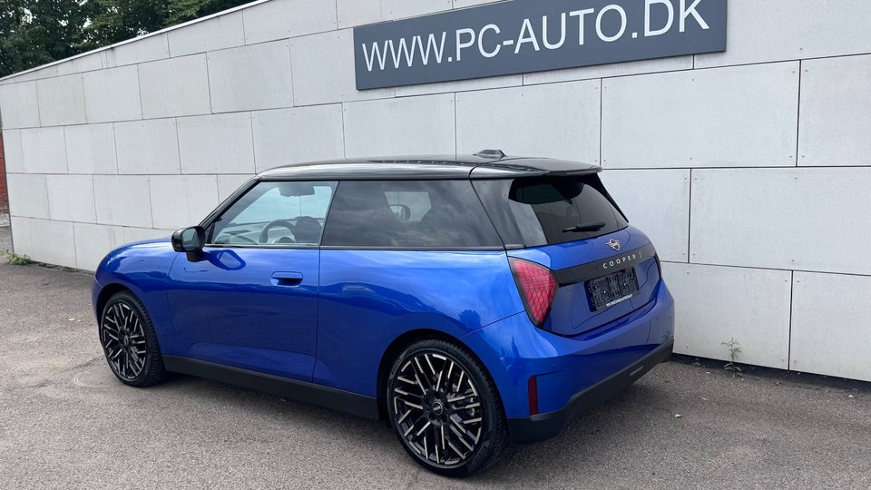 MINI Cooper SE Favoured Trim XL 3d
