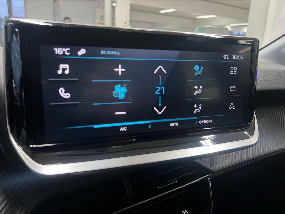 Peugeot e-208 54 Style 5d