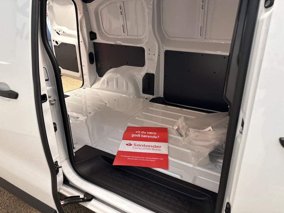 Peugeot e-Expert 50 L2 Plus Van