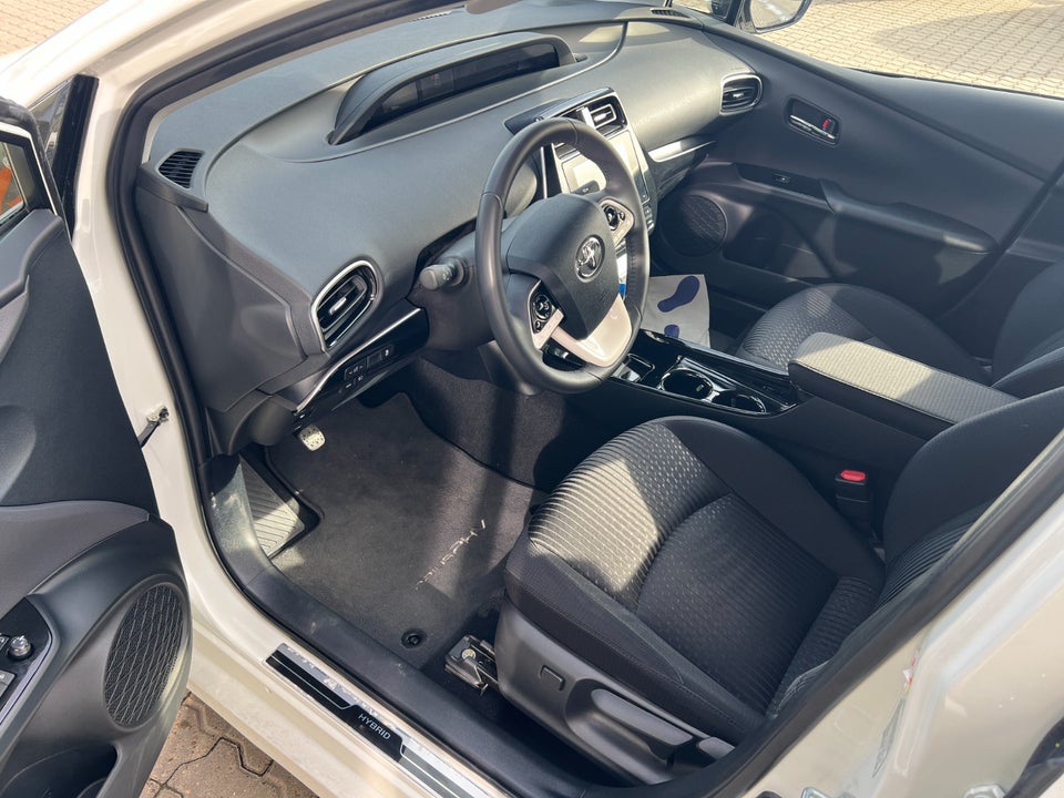 Toyota Prius 1,8 Plug-in Hybrid H3 MDS 5d