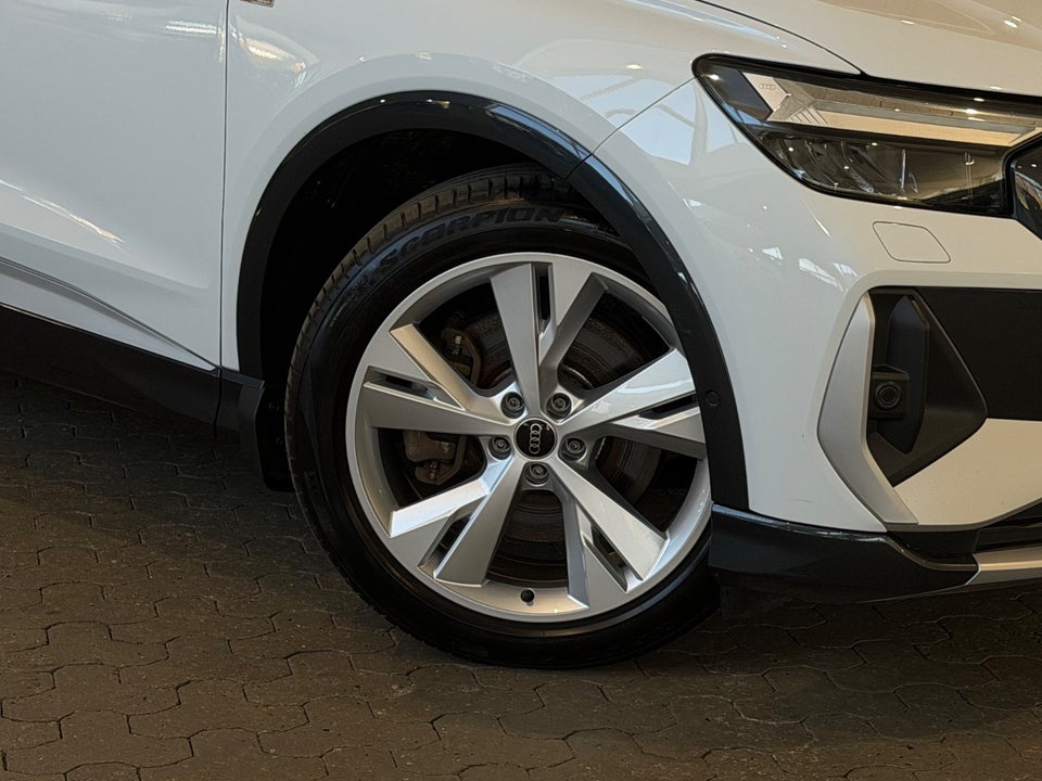 Audi Q4 e-tron 40 S-line 5d