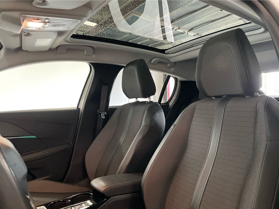 Peugeot 208 1,5 BlueHDi 100 Allure Sky 5d