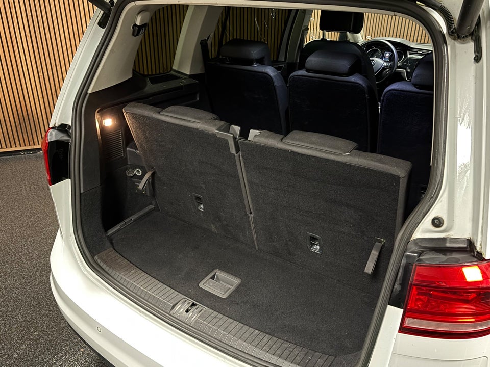 VW Touran 2,0 TDi 190 Highline DSG 7prs 5d