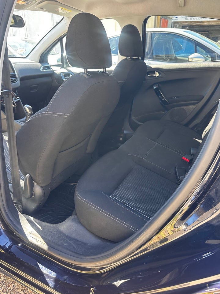 Peugeot 208 1,6 BlueHDi 100 Allure 5d