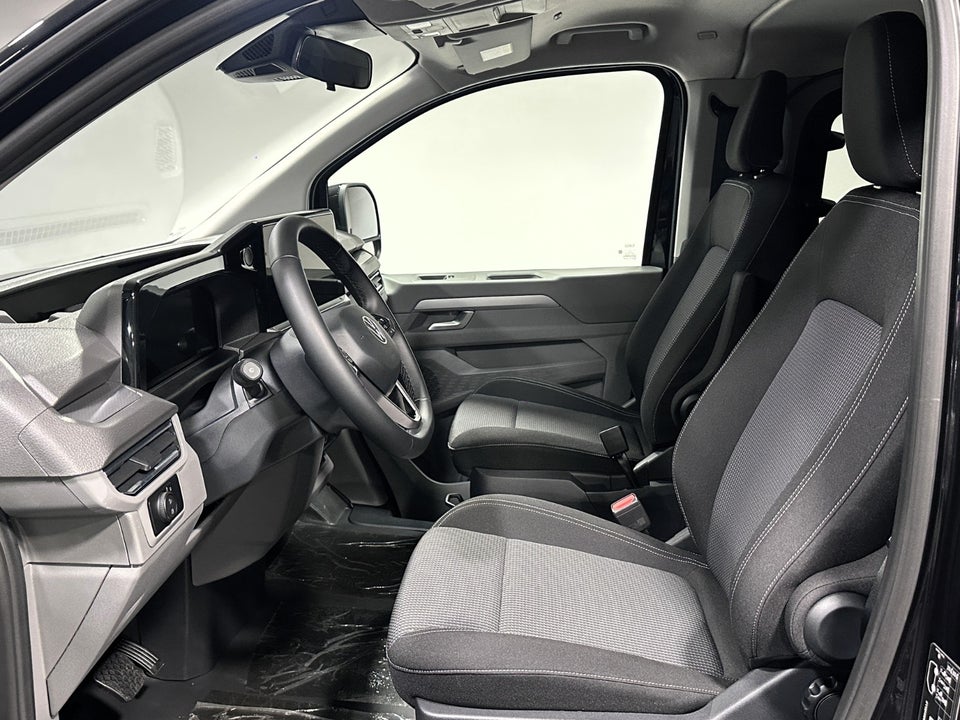 VW e-Caravelle 64 Style SWB