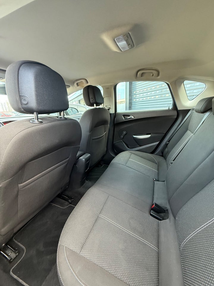 Opel Astra 1,4 T 140 Sport 5d