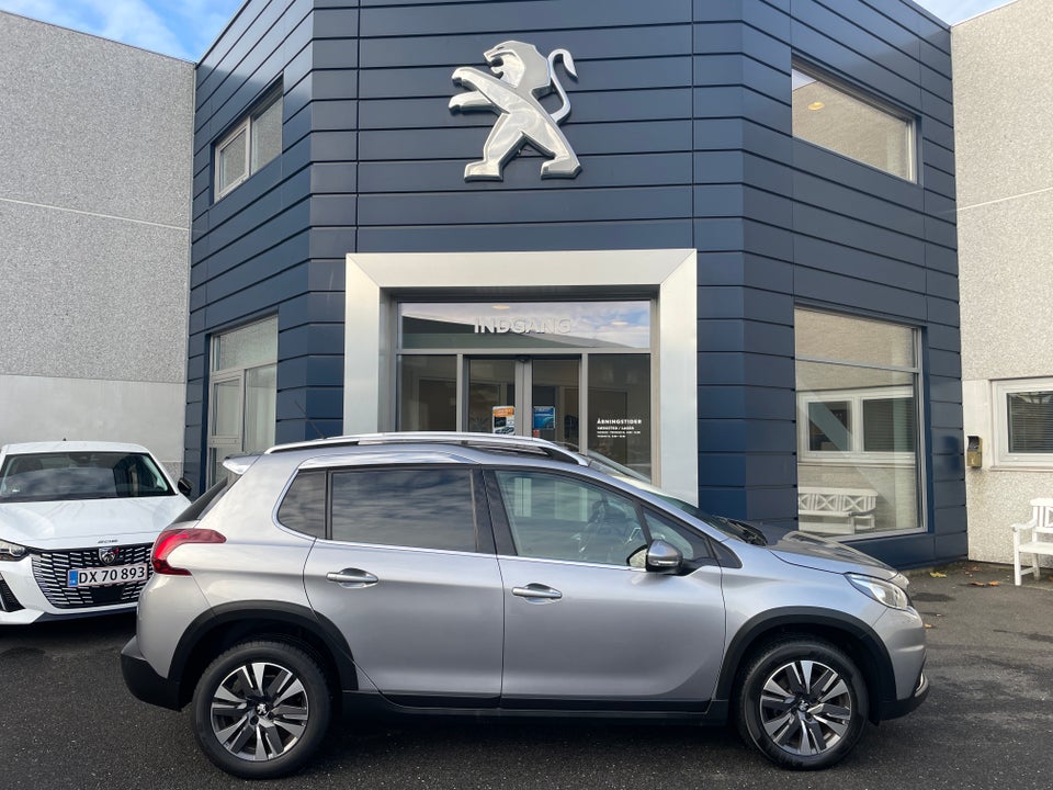 Peugeot 2008 1,5 BlueHDi 100 Prestige Sky 5d