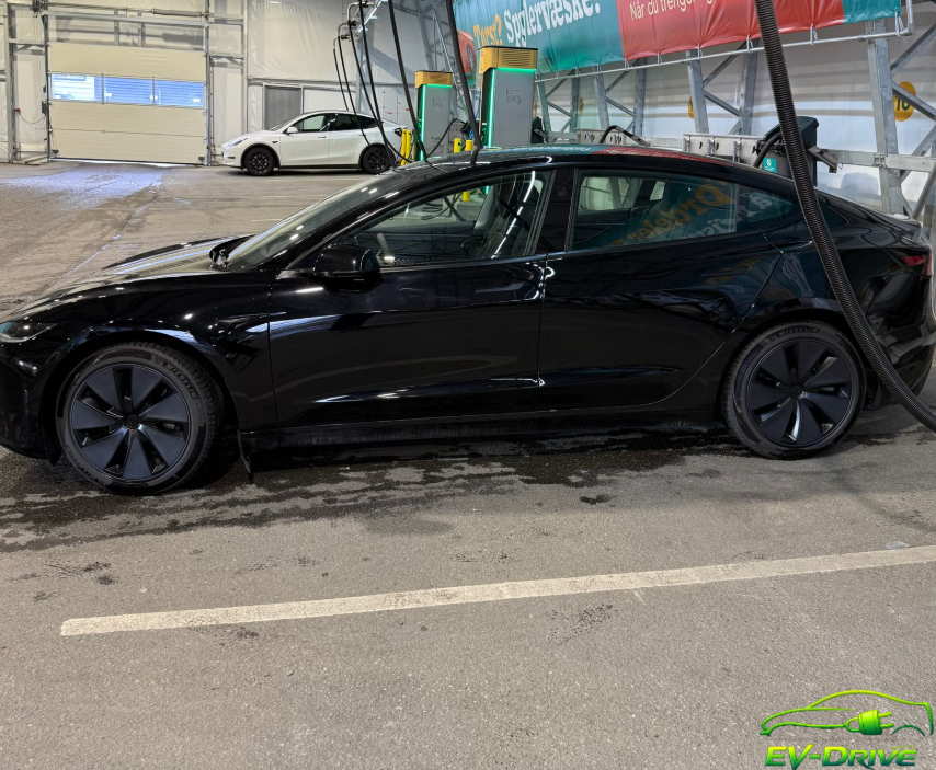 Tesla Model 3 Long Range AWD 4d