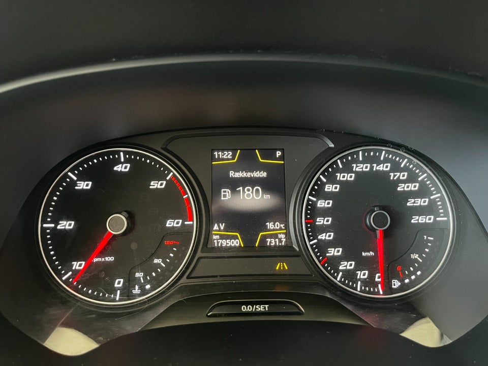 Seat Leon 1,6 TDi 110 Style ST DSG 5d