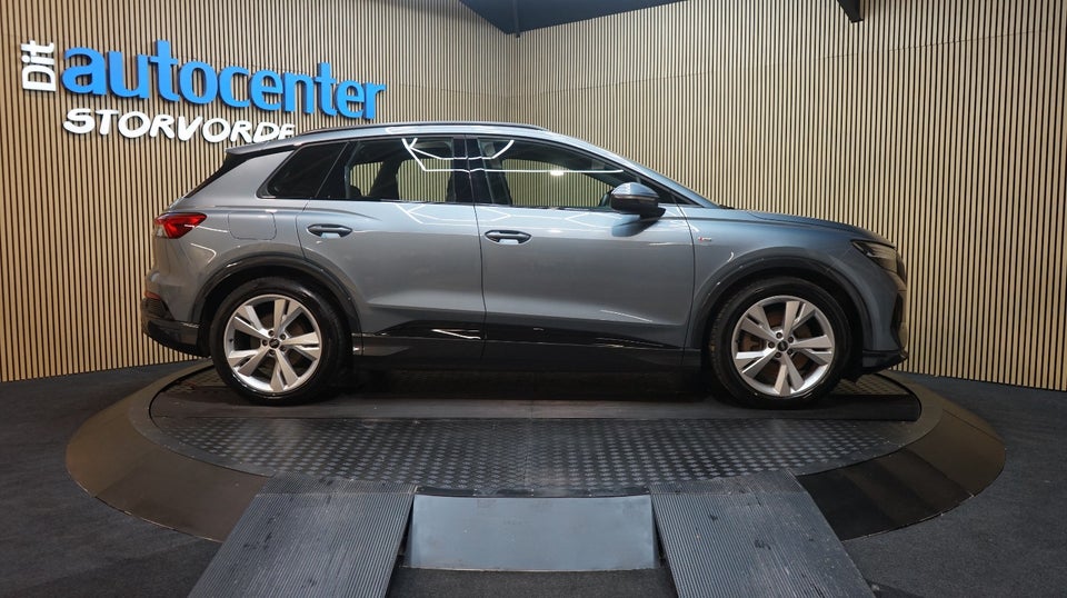 Audi Q4 e-tron 45 S-line quattro 5d