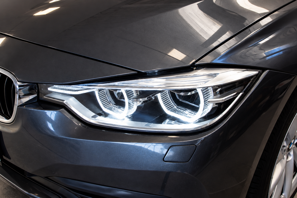 BMW 320d 2,0 Touring Advantage aut. 5d