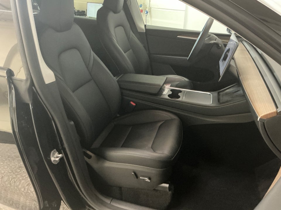 Tesla Model Y Long Range RWD 5d